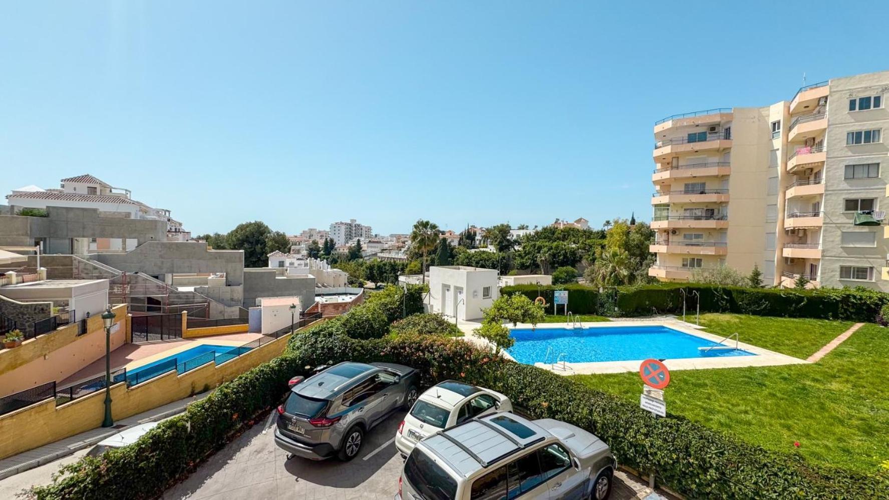 Hawaii 1St Floor Burriana, Nerja Appartement Buitenkant foto