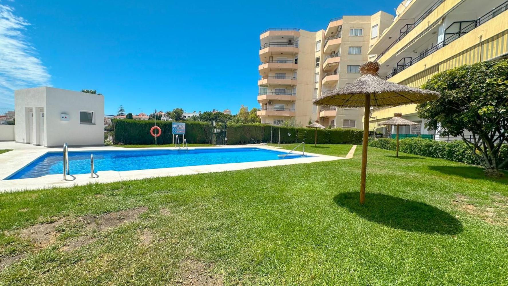 Hawaii 1St Floor Burriana, Nerja Appartement Buitenkant foto