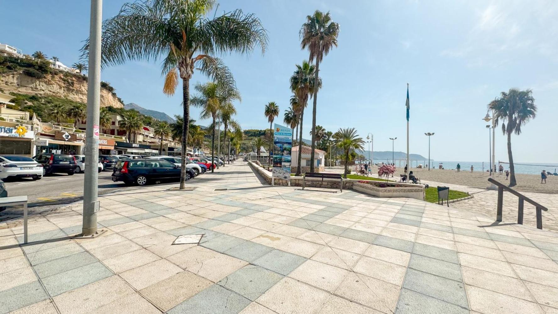 Hawaii 1St Floor Burriana, Nerja Appartement Buitenkant foto